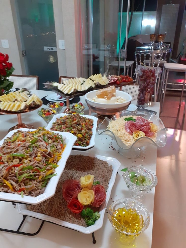 Espetos gourmet de cortes nobres preparados na hora